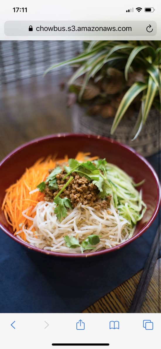 秘制肉酱凉拌米线 Cold Rice Noodle with House Special Meat Sauce
